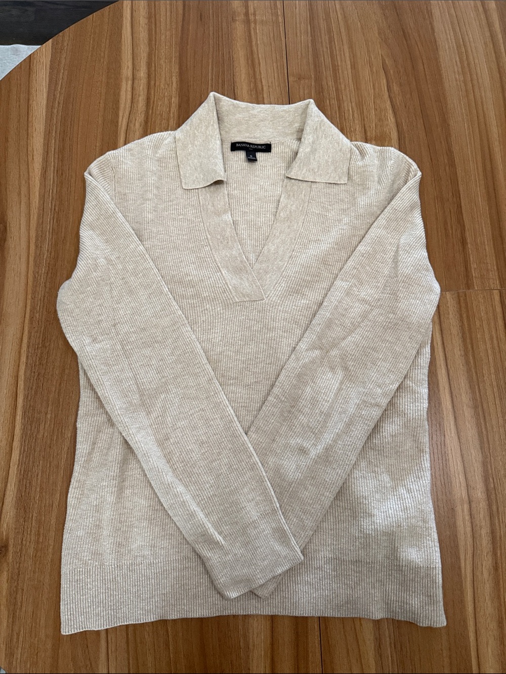 Banana Republic Beige Collared V-Neck Ribbed Sweater